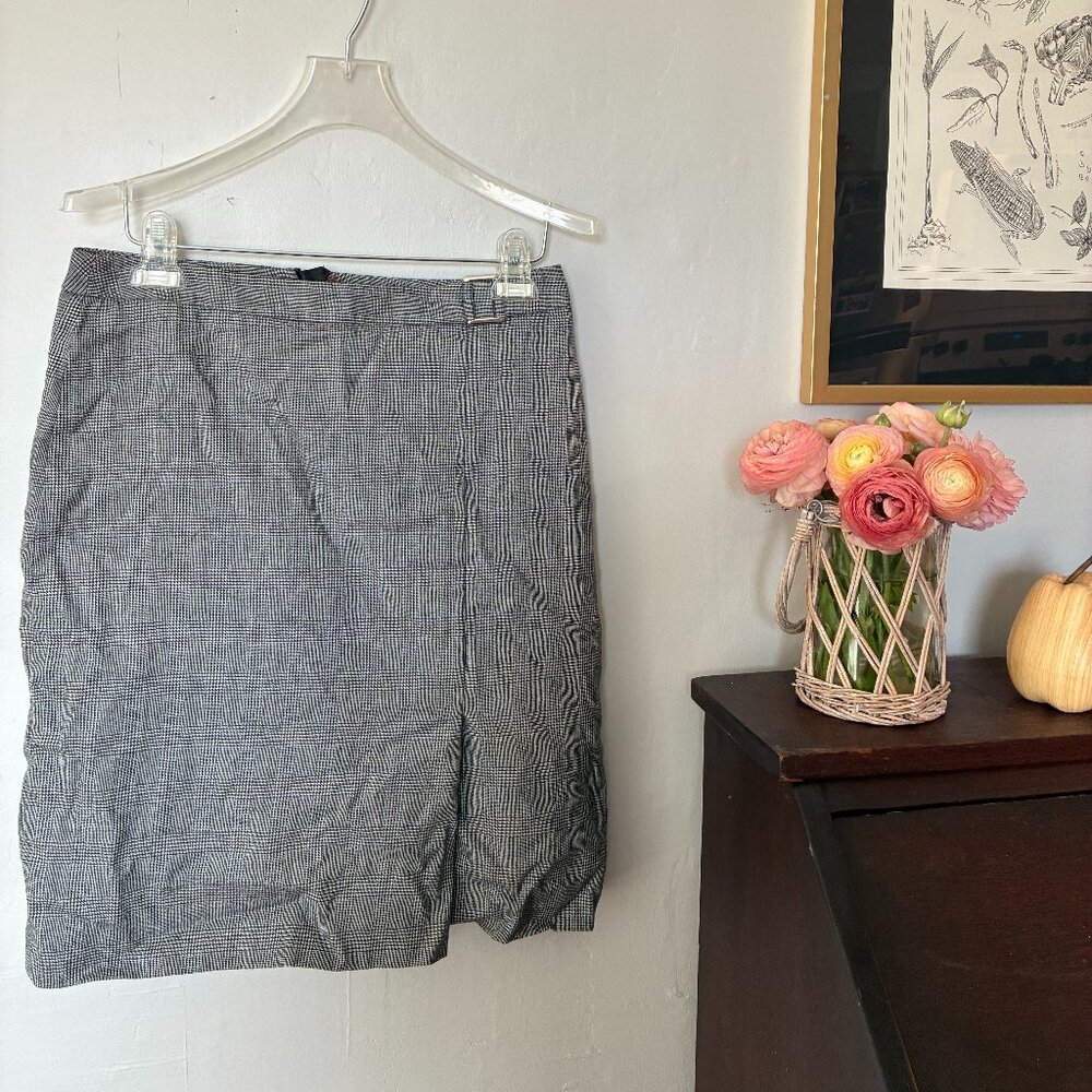 Brooks Brothers "346" Plaid Pencil Skirt Size 4 with Silver Accent